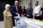 Cierran las urnas en las elecciones locales de Turquía en una jornada con dos muertos Cierran las urnas en las elecciones locales de Turquía en una jornada con dos muertos