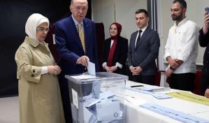 Cierran las urnas en las elecciones locales de Turquía en una jornada con dos muertos
