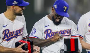 Los gigantes anillos de Serie Mundial de los Rangers de US$75,000