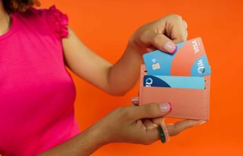 El banco digital Qik amplía sus productos con tarjeta de débito Visa