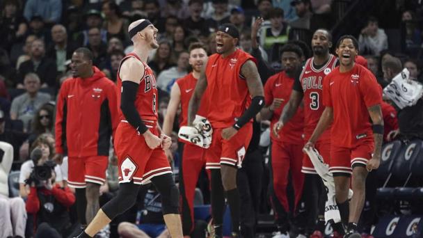 DeRozan y Caruso se encienden para que los Bulls derroten a Timberwolves