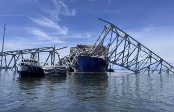 Preparan canal alternativo para puerto de Baltimore tras derrumbe de puente