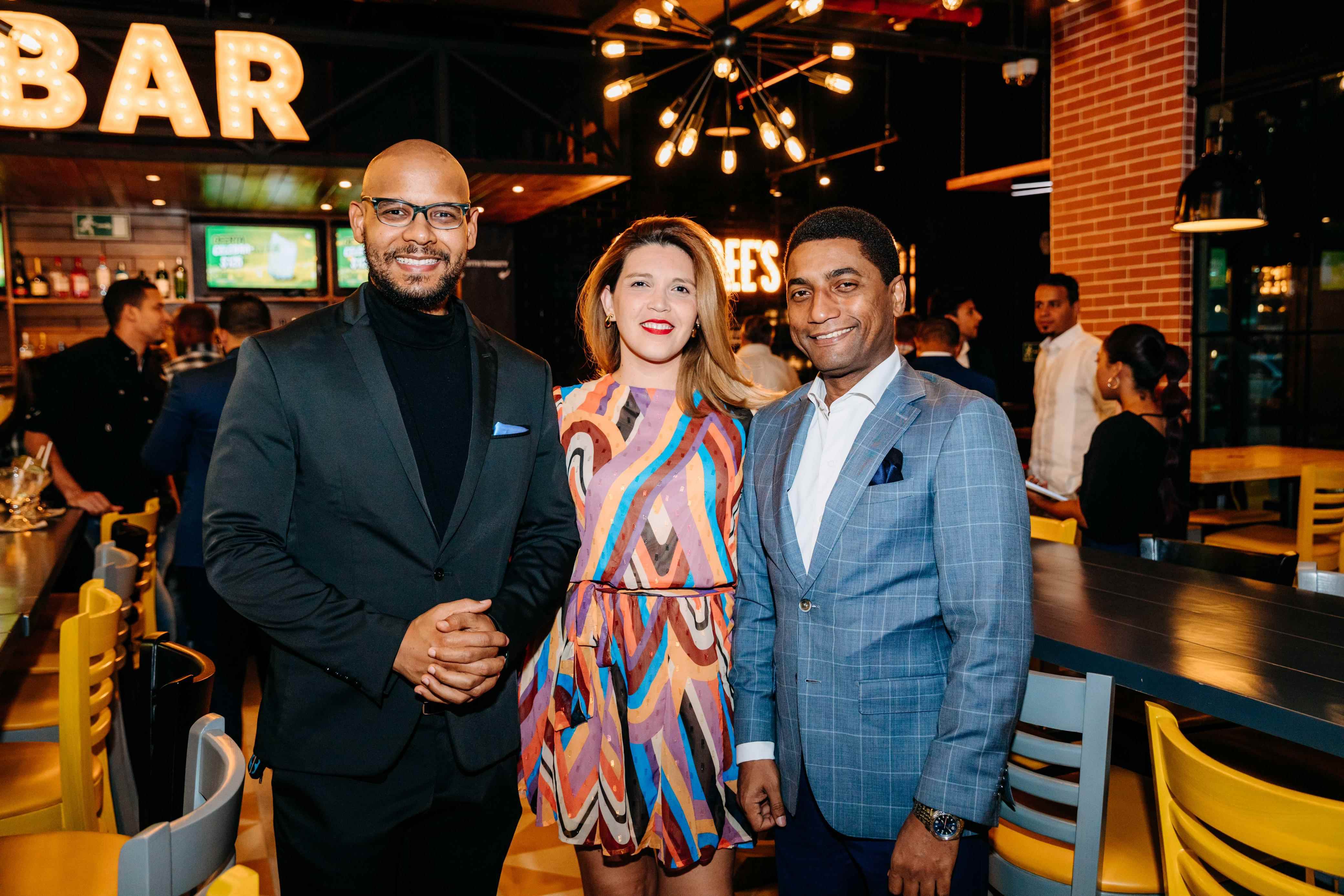 Iván Yael, Carmen Gloria y Nelson Valdez.