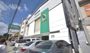 Cargan con suma indeterminada de dinero de una cooperativa en Santiago