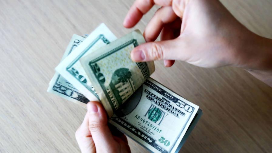 Proyecciones sostienen que el dólar cerrará el año promediando sobre los RD$60 por uno