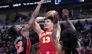 Krejci rompe récord personal con 18 puntos y seis triples, los Hawks vencen 113-101 a los Bulls