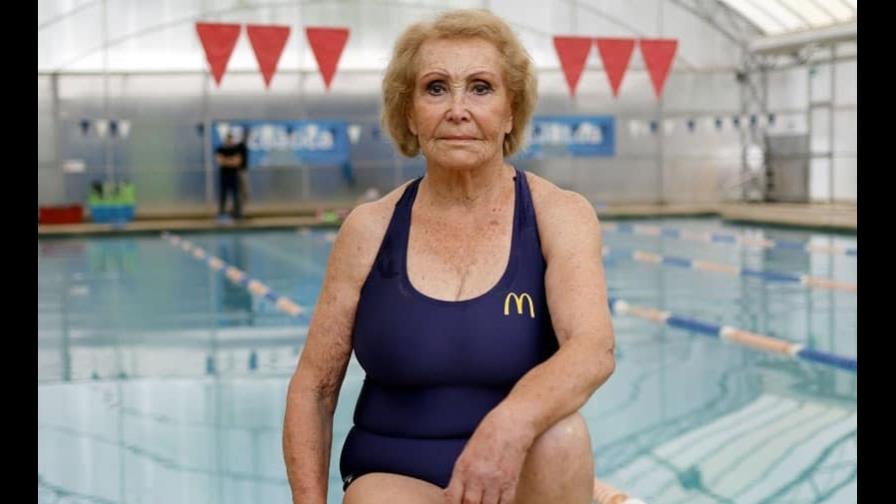 Eliana Busch, la nadadora chilena con sed de gloria... a los 89 años
