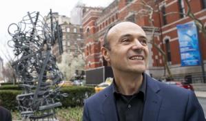 El artista espa&ntilde;ol Otero-Pailos reivindica en Nueva York el valor cultural de la embajada