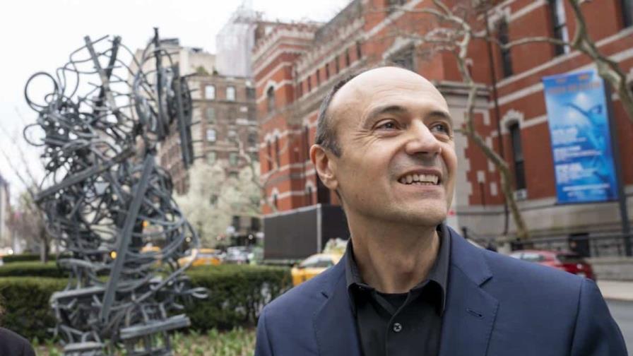 El artista español Otero-Pailos reivindica en Nueva York el valor cultural de la embajada