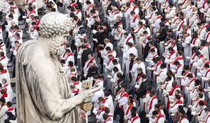 Francisco revela que ha cambiado el funeral de los papas y el cuerpo no será expuesto