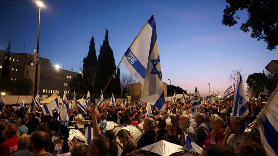 Manifestantes en Jerusalén acusan a Netanyahu de traidor y piden elecciones ya en Israel