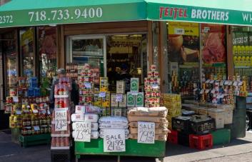 Violencia y alquileres altos, los problemas que afectan a los bodegueros de NY