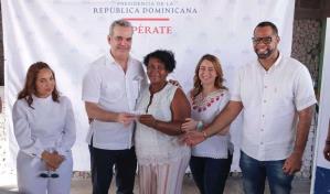 ¿Eres madre dominicana? Así puedes acceder al bono "El Cariñito" 2025