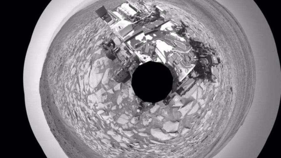 Selfi único del rover Curiosity en Marte