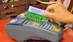 Juez impone tres meses de prisión preventiva a acusados de clonar tarjetas de subsidios sociales