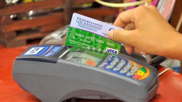 Juez impone tres meses de prisión preventiva a acusados de clonar tarjetas de subsidios sociales