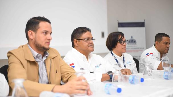 El director del DAEH visita dos provincias para llevar soluciones a colaboradores