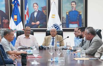 El Minerd y ADP presentan propuestas en primera reunión para aumento salarial de docentes