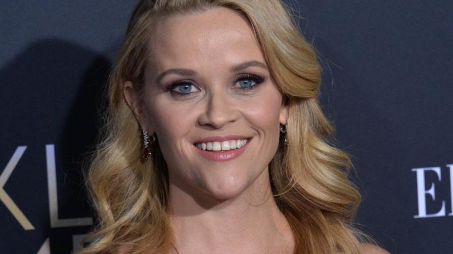Reese Witherspoon prepara junto a Amazon una serie de su icónico filme Legally Blonde