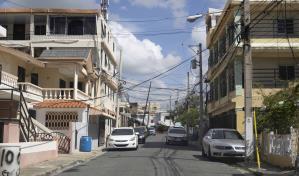 Vecinos de El Cacique demandan aplicación de norma municipal en calle 11