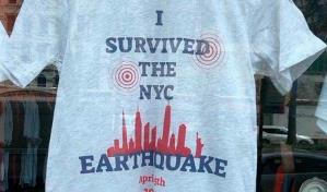 Una camiseta con el lema Sobreviví al terremoto y una ola de memes, NY se toma a broma el temblor