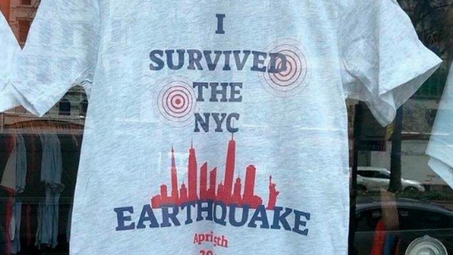 Una camiseta con el lema Sobreviví al terremoto y una ola de memes, NY se toma a broma el temblor