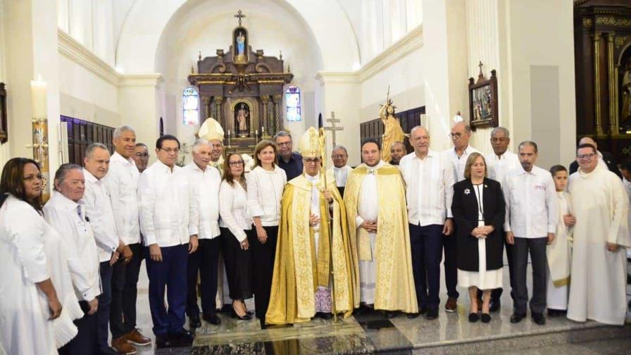 Arzobispo de Santiago dice presiones al país desde el exterior buscan socavar paz política y social