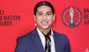 Encuentran muerto a Cole Brings Plenty, actor de la película 1923, a los 27 años