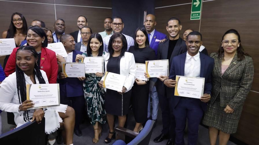 JCE gradúa a 178 periodistas en Diplomado Especializado en Administración Electoral
