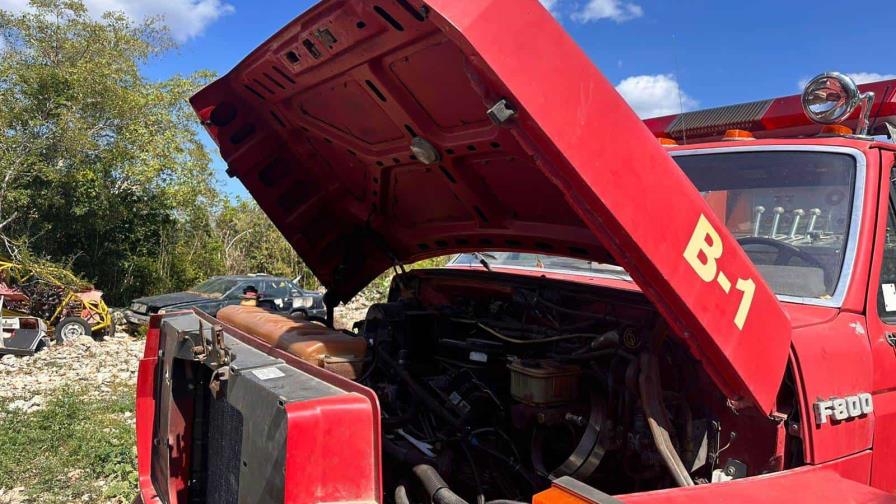 Único camión de bomberos en Bayahíbe tiene un año descompuesto