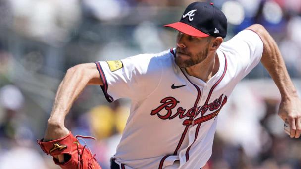 Bravos conectan 3 jonrones con Sale en el montículo y vencen 5-2 a Arizona