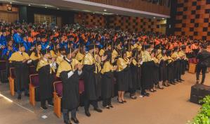 Universidad APEC titula a 723 profesionales; el 65 % son mujeres