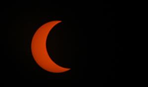 FundéuRAE: eclipses, mayúsculas y minúsculas