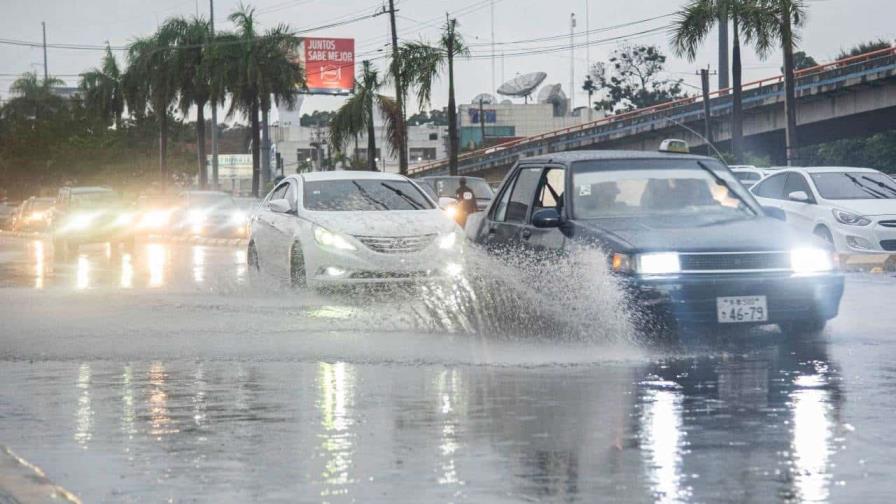 Ocho provincias en alerta por “aguaceros fuertes” en algunas regiones del país