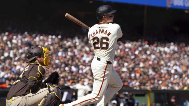Dominicano Camilo Doval salva; Chapman encabeza reacción de Gigantes al ganar 3-2 a Padres