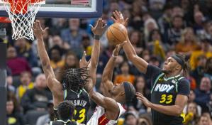 Doble-doble de Turner ayuda a Pacers a seguir delante de Miami en el Este, al ganar 117-115 al Heat