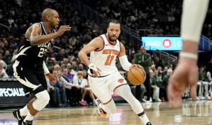 Brunson anota 43 puntos en remontada de Knicks en segunda mitad para vencer 122-109 a los Bucks