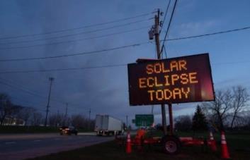 Eclipse total en América del Norte atrae interés científico, alegría y caos