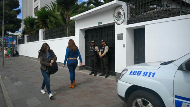 EE.UU. exhorta a Ecuador y México a “resolver sus diferencias”