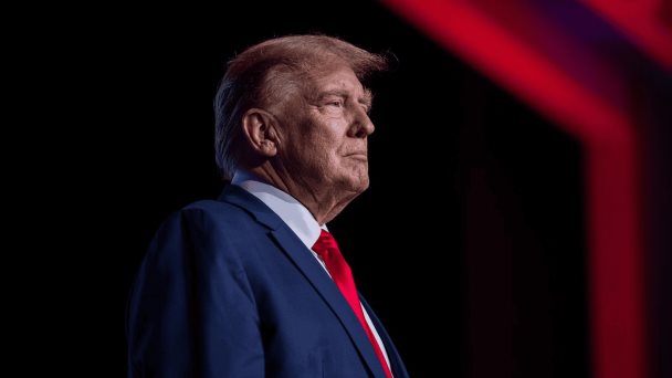 Trump demandará al juez de su próximo juicio en Nueva York en otro intento para aplazarlo
