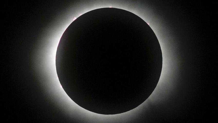 Fue una imagen increíble: así se vivió el eclipse solar en México y EE.UU.