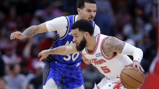 VanVleet suma 37 puntos, su máximo en la campaña, y Rockets superan a Magic