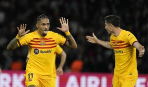 Con un doblete de Raphinha, el Barça derrota al PSG en el Parque de los Princípes