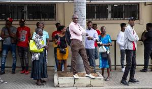 Haitianos en suelo dominicano conf&iacute;an m&aacute;s en la providencia que en pol&iacute;tica ante crisis en su pa&iacute;s