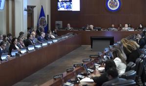 Ecuador rechaza la condena de la OEA, pero se abre a reconstruir la confianza con México