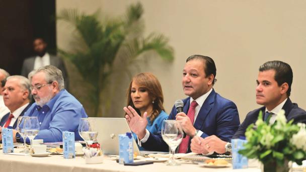 Abel Martínez presenta ejes de desarrollo turístico de su programa de gobierno