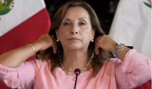 Fiscalía de Perú incauta tres relojes de lujo a un gobernador en investigación a presidenta Boluarte