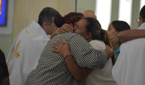 Realizan misa en memoria de los fallecidos en carnaval de Salcedo a un mes de la tragedia