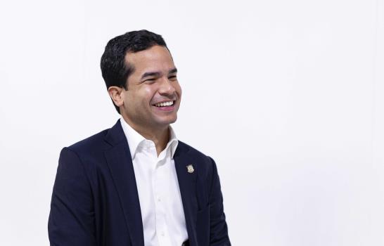 Omar Fernández se promueve como una nueva voz para el Senado de la República