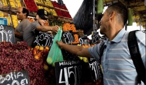 Consumidores de Am&eacute;rica Latina soportan precios m&aacute;s altos que el resto, dice Banco Mundial